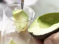 Apple and Avocado Smoothie preparation step 2 Apple and Avocado Smoothie preparation step 2