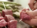 Beef Skewers with Green Asparagus preparation step 1 Beef Skewers with Green Asparagus preparation step 1