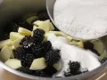 Blackberry and Apple Spread preparation step 4 Blackberry and Apple Spread preparation step 4