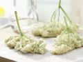 Deep-Fried Elderflowers preparation step 7 Deep-Fried Elderflowers preparation step 7