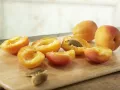 Fried Elderflowers with Apricot Sauce preparation step 4 Fried Elderflowers with Apricot Sauce preparation step 4