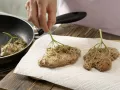 Fried Elderflowers with Apricot Sauce preparation step 7 Fried Elderflowers with Apricot Sauce preparation step 7
