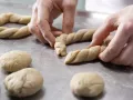 Marzipan Quark Wreaths preparation step 4 Marzipan Quark Wreaths preparation step 4