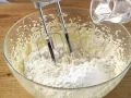 Meringue Muffins with Blackberries preparation step 4 Meringue Muffins with Blackberries preparation step 4