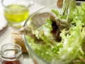 Mixed Salad with Pears and Walnuts preparation step 1 Mixed Salad with Pears and Walnuts preparation step 1