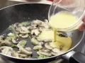 Mushroom Omelette with Tomatoes preparation step 5 Mushroom Omelette with Tomatoes preparation step 5