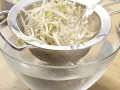 Noodles with Sprouts and Eggs preparation step 2 Noodles with Sprouts and Eggs preparation step 2