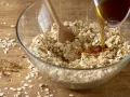 Oat and Pine Nut Granola preparation step 3 Oat and Pine Nut Granola preparation step 3