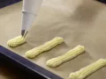 Raspberry Eclairs preparation step 4 Raspberry Eclairs preparation step 4