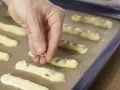 Raspberry Eclairs preparation step 5 Raspberry Eclairs preparation step 5