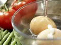 Salad Niçoise preparation step 4 Salad Niçoise preparation step 4