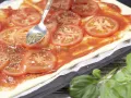 Tomato and Tuna Pizza preparation step 3 Tomato and Tuna Pizza preparation step 3