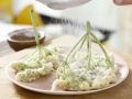 Deep-Fried Elderflowers preparation step 8 Deep-Fried Elderflowers preparation step 8