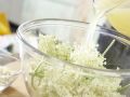Elderflower Jelly preparation step 2 Elderflower Jelly preparation step 2