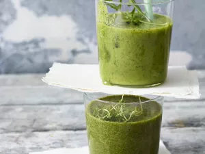 Arugula and Veggie Juice