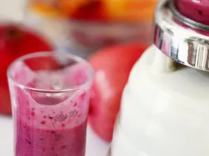 Blueberry and Pomegranate Shakes