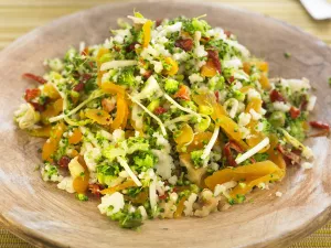 Bulgur mir Soja, Brokkoli und Blumenkohl Bulgur mit Soja, Brokkoli und Blumenkohl