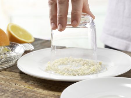 Almond Smoothie preparation step 2 Almond Smoothie preparation step 2