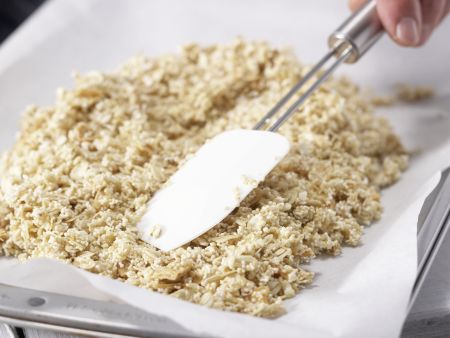 Amaranth-Pineapple Squares preparation step 5 Amaranth-Pineapple Squares preparation step 5