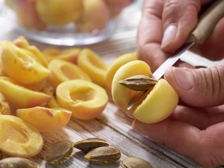 Apricot Tartlets preparation step 1 Apricot Tartlets preparation step 1