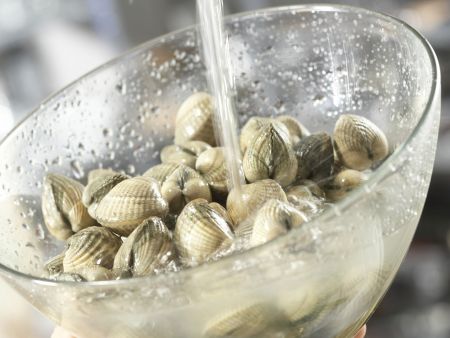Asian Style Clams preparation step 2 Asian Style Clams preparation step 2