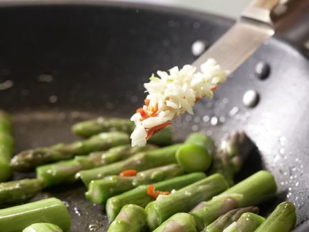 Asparagus and Basil Omelette preparation step 5 Asparagus and Basil Omelette preparation step 5