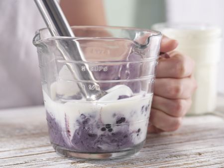 Blackberry Yogurt Parfait preparation step 2 Blackberry Yogurt Parfait preparation step 2