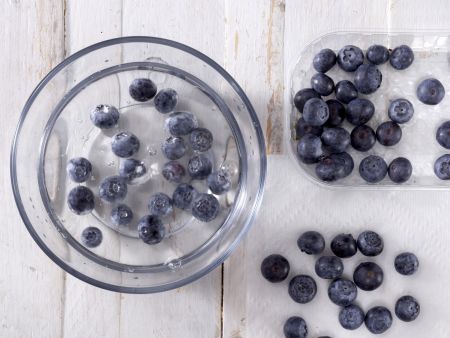 Blueberry Milkshake preparation step 1 Blueberry Milkshake preparation step 1