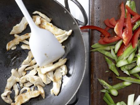 Chicken and Vegetable Stir-Fry preparation step 3 Chicken and Vegetable Stir-Fry preparation step 3