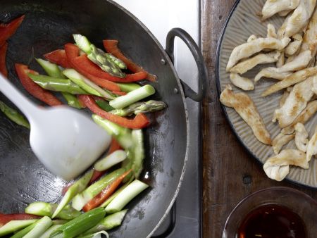 Chicken and Vegetable Stir-Fry preparation step 4 Chicken and Vegetable Stir-Fry preparation step 4