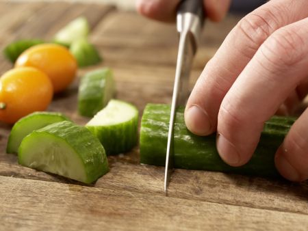 Cucumber-Melon Juice preparation step 1 Cucumber-Melon Juice preparation step 1