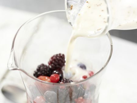 Fast Berry Ice Cream preparation step 3 Fast Berry Ice Cream preparation step 3