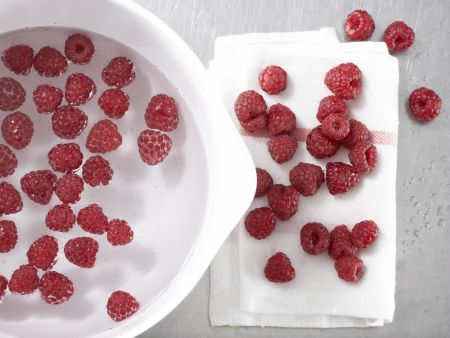 Fruit Smoothie preparation step 1 Fruit Smoothie preparation step 1