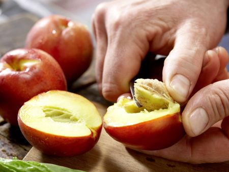 Green Nectarine Drink preparation step 2 Green Nectarine Drink preparation step 2