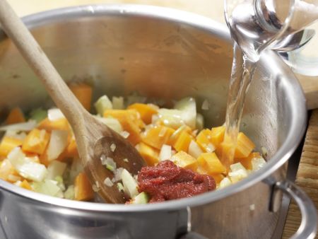 Hearty Vegetable-Bread Casserole preparation step 4 Hearty Vegetable-Bread Casserole preparation step 4