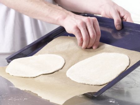 Indian-Style Pizza preparation step 10 Indian-Style Pizza preparation step 10