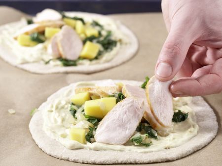 Indian-Style Pizza preparation step 11 Indian-Style Pizza preparation step 11