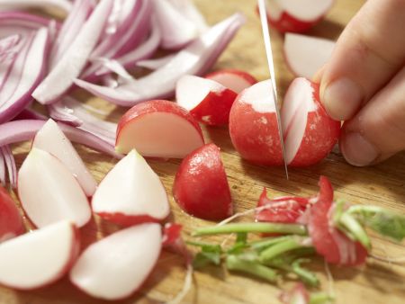 Lebanese Beet Salad preparation step 4 Lebanese Beet Salad preparation step 4
