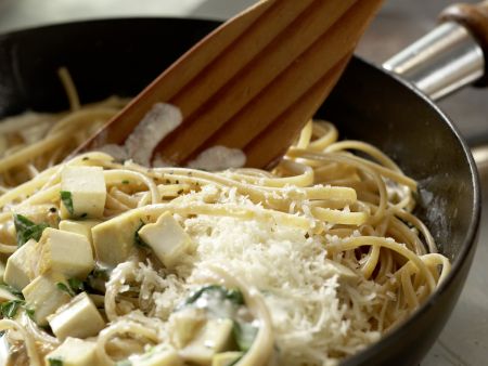 Linguine with Creamy Herb Sauce preparation step 7 Linguine with Creamy Herb Sauce preparation step 7