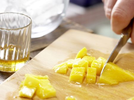 Mango Smoothie preparation step 1 Mango Smoothie preparation step 1