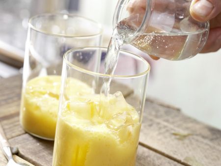 Mango Smoothie preparation step 2 Mango Smoothie preparation step 2