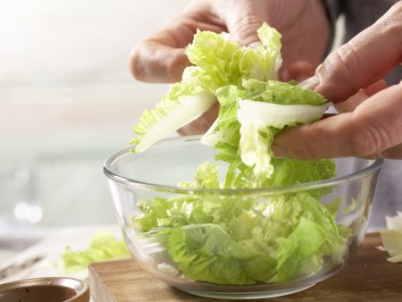 Mozzarella and Melon Salad preparation step 5 Mozzarella and Melon Salad preparation step 5