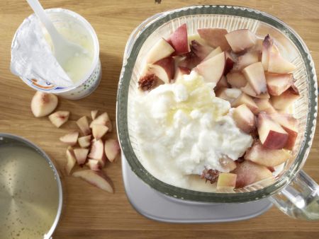 Peach Shake preparation step 5 Peach Shake preparation step 5
