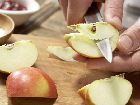 Pickled Herring on Apple and Onion preparation step 3 Pickled Herring on Apple and Onion preparation step 3