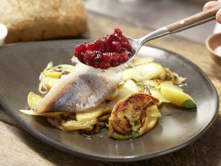 Pickled Herring on Apple and Onion preparation step 6 Pickled Herring on Apple and Onion preparation step 6