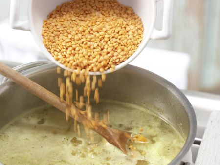 Red Lentil Soup with Croutons preparation step 4 Red Lentil Soup with Croutons preparation step 4
