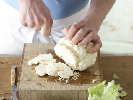 Roasted Cauliflower preparation step 1 Roasted Cauliflower preparation step 1