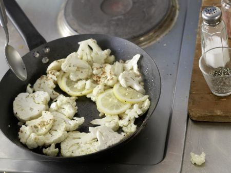 Roasted Cauliflower preparation step 4 Roasted Cauliflower preparation step 4