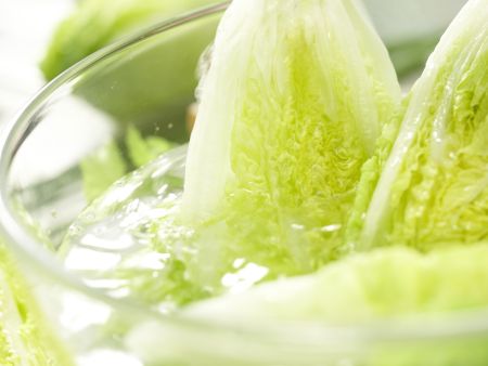 Romaine Lettuce with Roquefort preparation step 2 Romaine Lettuce with Roquefort preparation step 2