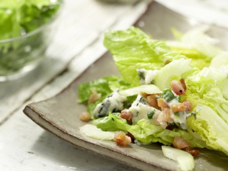 Romaine Lettuce with Roquefort preparation step 9 Romaine Lettuce with Roquefort preparation step 9